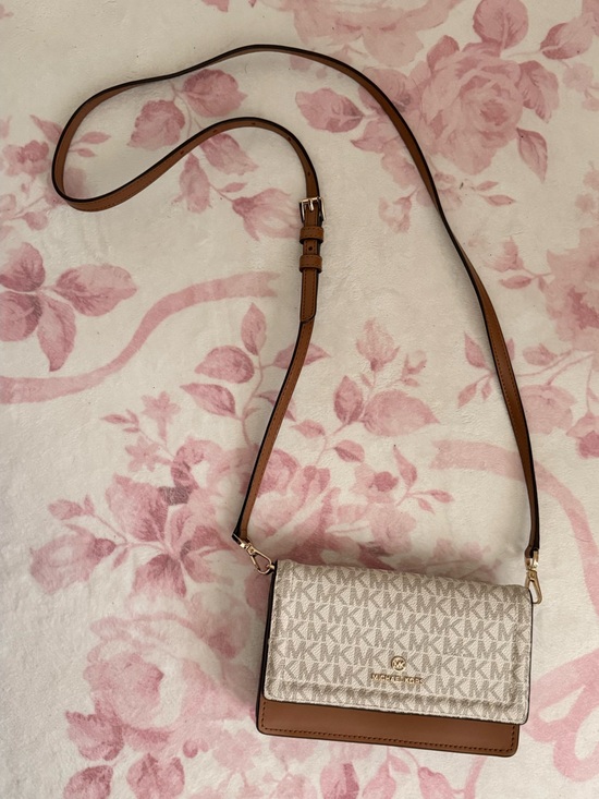 Michael Kors Handbags - Michael Kors Beige Signature Crossbody with Brown Leather Strap